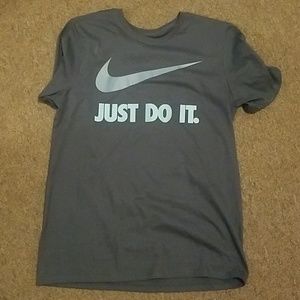 Nike tee shirt. NWOT.